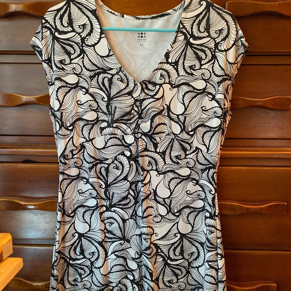 Title Nine Active Wear Black/White Print Dress